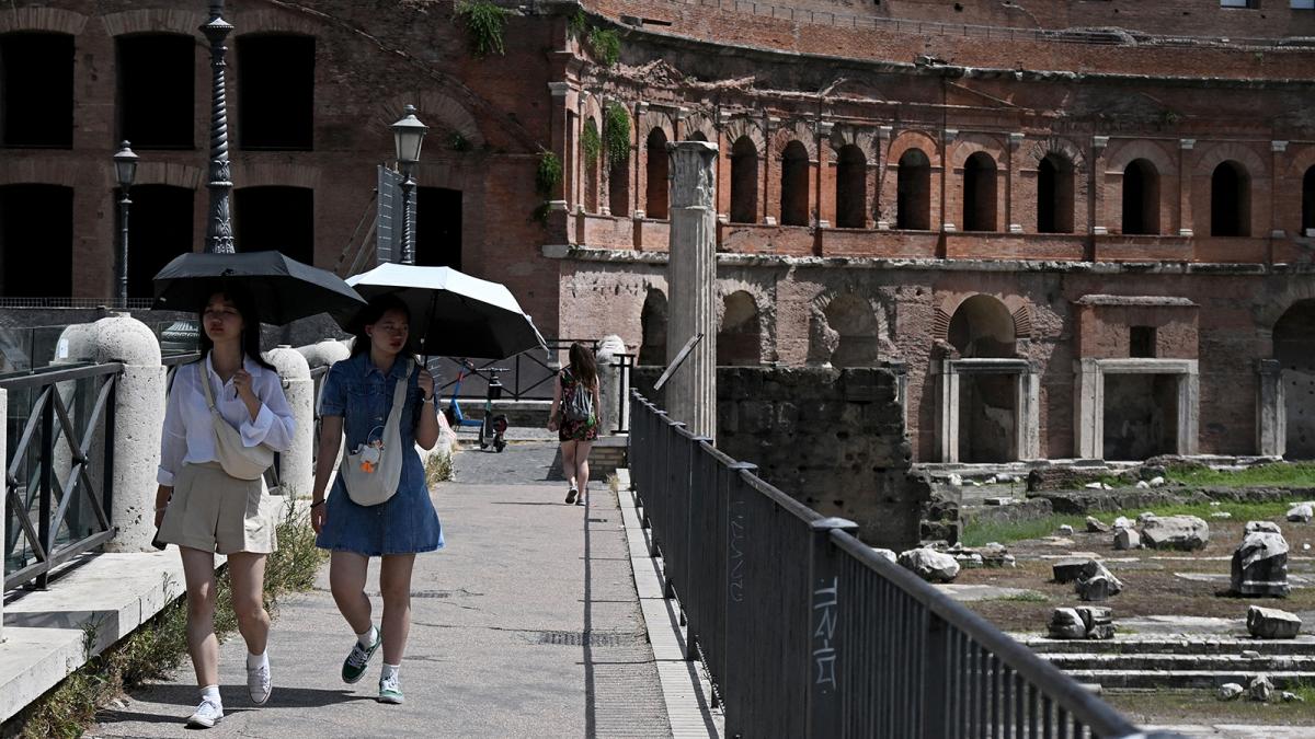 En Espaa se espera que las temperaturas oscilen entre los 38 y los 42 grados centgrados en la zona central Foto AFP