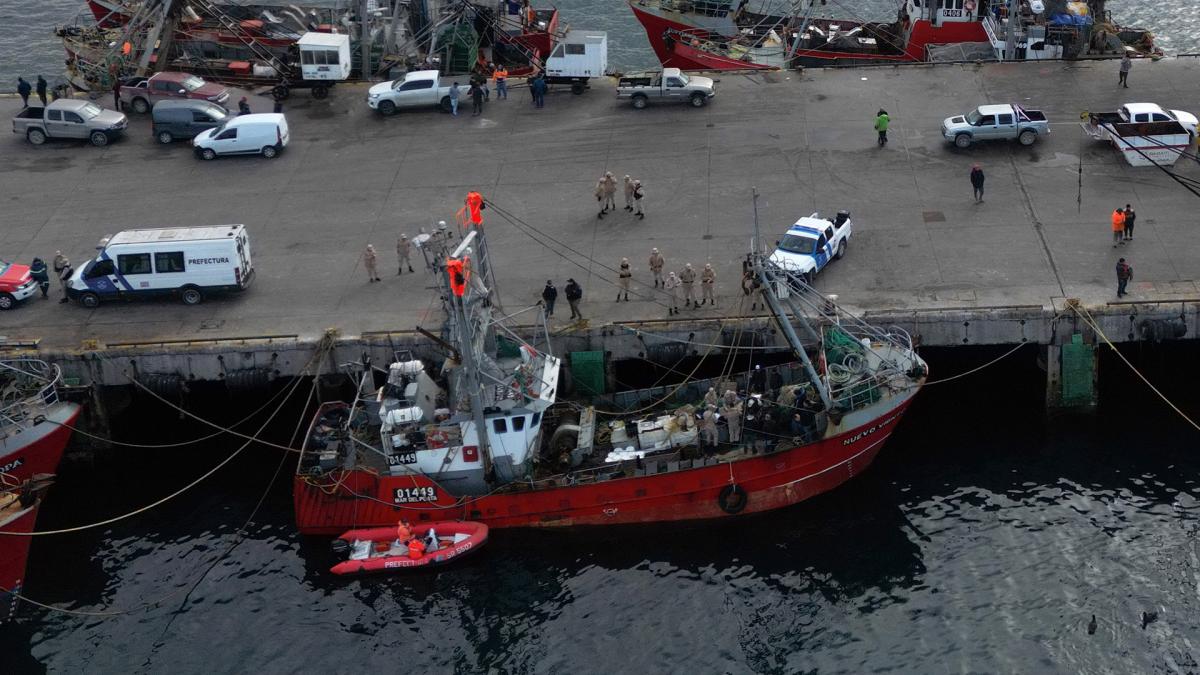 El pesquero donde desapareci un marinero lleg al muelle de Puerto Madryn Foto Maxi Jones