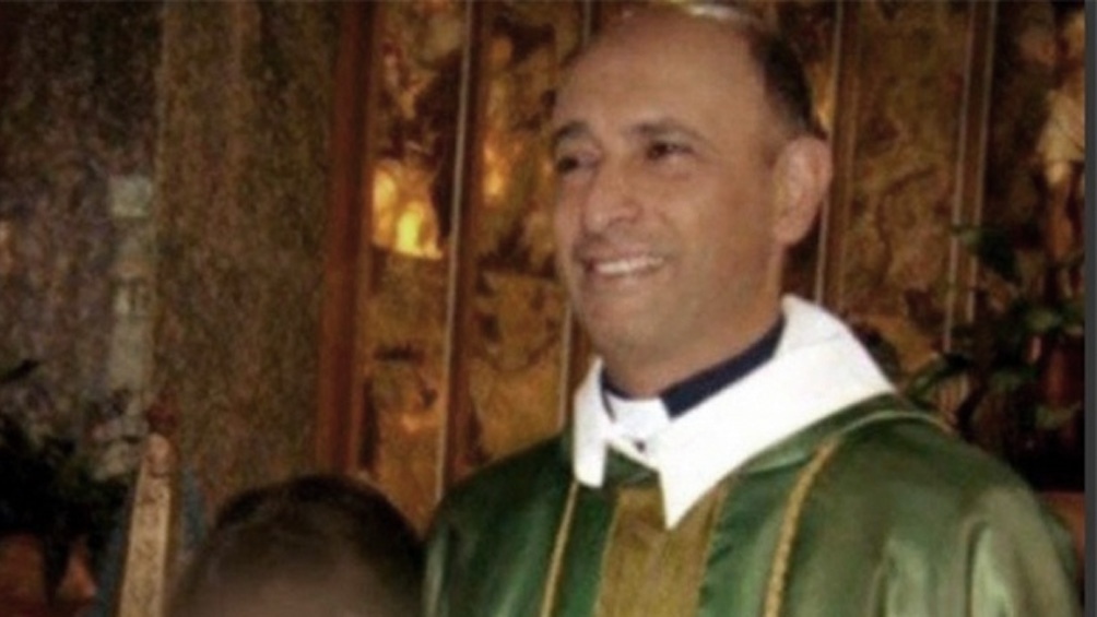 El exsacerdote habra abusado de la alumna durante nueve aos