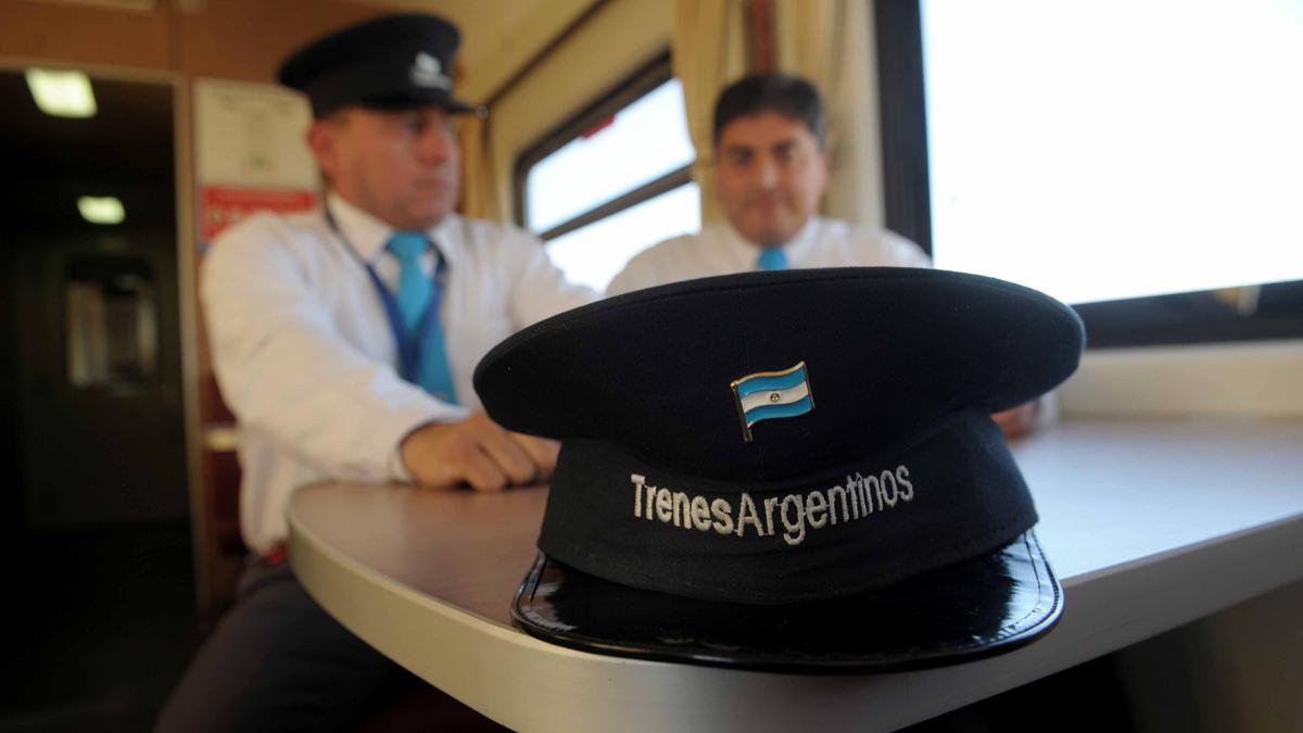 Una tripulacin de 21 personas acompaaron a los pasajeros a lo largo de todo el trayecto Foto Osvaldo Fantn